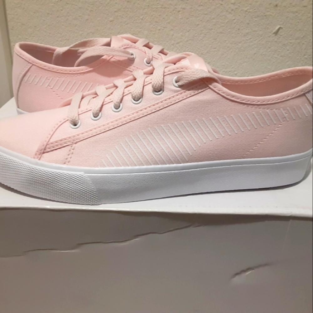 Puma - Picture 2 of 4
